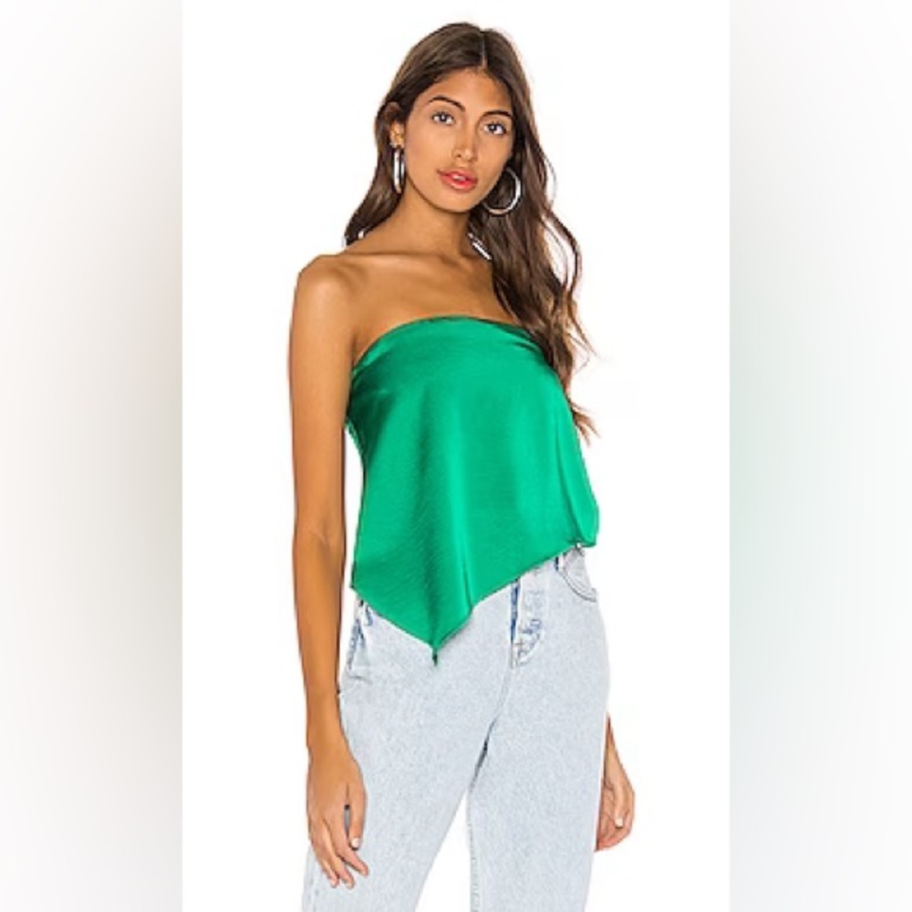 Cora Asymmetrical Top in Kelly Green
superdown